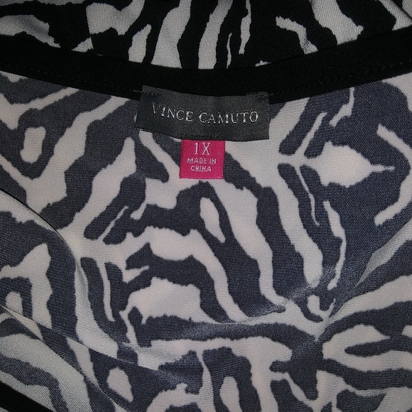 ❤️6 items for $25 sale!!❤️ Vince Camuto Animal Print Blouse - Picture 4 of 5